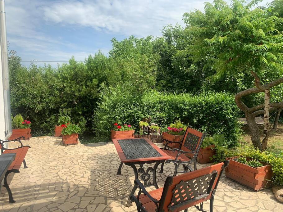 Erd - Csendes, Kenyelmes Csaladi Haz Apartment Екстериор снимка