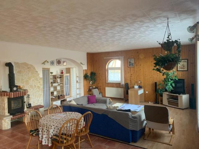 Erd - Csendes, Kenyelmes Csaladi Haz Apartment Екстериор снимка